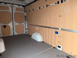 MERCEDES-BENZ Sprinter 319 CDI 4325 DISTRONIC Klima AHK