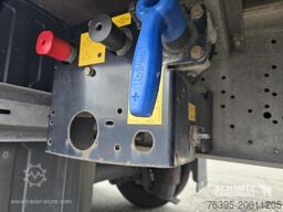 Schmitz Cargobull Semitrailer Curtainsider Varios