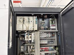 Mazak VTC 300 II