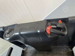 LINDE V 10 /  * DEMO !! DOUBLE steering !!