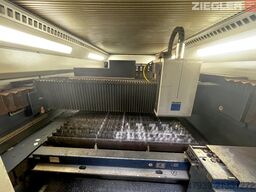 TRUMPF TruLaser 5030 mit Doppelturm-Lagersystem