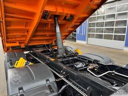 MAN TGS 28.400 6x4-4 Kipper Kran Palfinger PK9002