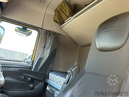 DAF XF 510 SpaceCab 6x2 - Box with side doors - Loa...