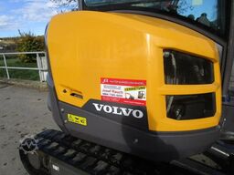 Volvo ECR35D - Powertilt + hydr. Schnellwechsler + 3 Löf