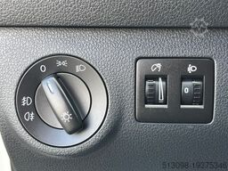 VOLKSWAGEN CADDY MAXI REGALS. TEMP. 4MOTION DACHTRÄ. KLIMA