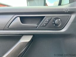VOLKSWAGEN CADDY MAXI REGALS. TEMP. 4MOTION DACHTRÄ. KLIMA