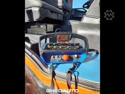 IVECO AD190D42 - CASSONE RIB. TRILATERALE CON GRU DIETRO CABINA