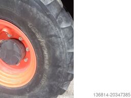 KUBOTA R085 SW + Klappschaufel + Gabeln