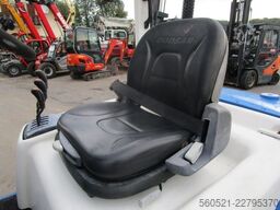 Doosan D25S-5 - Triplex-FH 4,7m + Seitenschieber