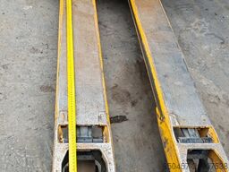 Jungheinrich ERE225 1400mm/ 465ah/ 4pc in stock