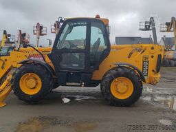 JCB 535-140 with forks and loading bucket