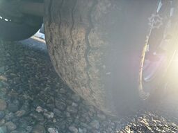 PAVIC Holzauflieger mit Schemel und Rungen