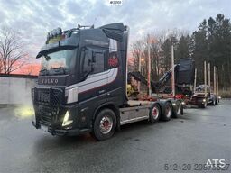 Volvo FH16 8x4 Globetrotter Royal timber truck w/Loglift