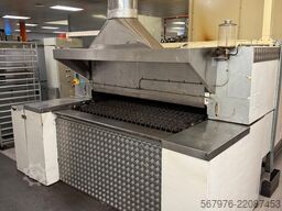 Comas / Baker Perkins MUFFIN LINE / 15m Travelling Oven