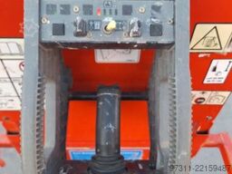 JLG 2032ES