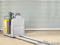 Jungheinrich ECE 225 - Service Neu -  2456 Std. - Batterie 90%