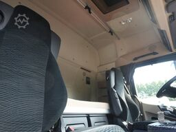 Mercedes-Benz ACTROS 2742 ADR 6x2 tractor unit