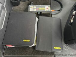 MERCEDES-BENZ Arocs 3253 8x4 Abrollkipper Kran Palfinger 37002