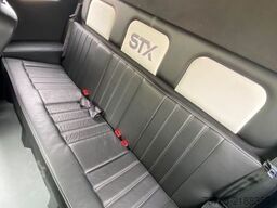 RENAULT Master STX 5 Sitzer Haras ex. Lang Automatik