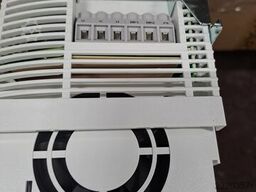 Lenze E82EV402_4C