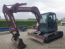 New Holland Kobelco E70 - 8 TON