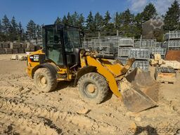 CATERPILLAR 908M Radlader 7,4 Ton *Schaufel