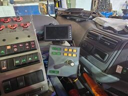 MERCEDES-BENZ 1518 Haken mit Winterdienst + Kehrausrüstung kom
