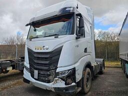 IVECO 490 S-Way mit kleinem Unfallschaden, Retarder