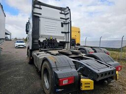 IVECO 490 S-Way mit kleinem Unfallschaden, Retarder