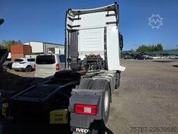 IVECO 490 S-Way mit kleinem Unfallschaden, Retarder