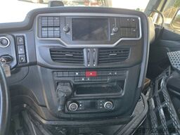 IVECO 490 S-Way mit kleinem Unfallschaden, Retarder