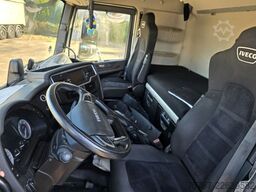 IVECO 490 S-Way mit kleinem Unfallschaden, Retarder