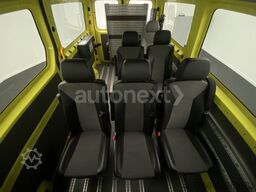 VW Crafter 35 Aut. *Rollstuhl-Rampe* 8-Sitze (5615)