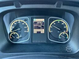 MERCEDES-BENZ ATEGO 818 L Koffer 7,30 m LBW 1 T*Seitentür