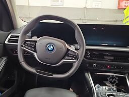BMW 330e Touring AHK GARANTIE