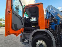 Mercedes-Benz Actros 3241 8X4 Containersysteem/ 20T HMF crane...