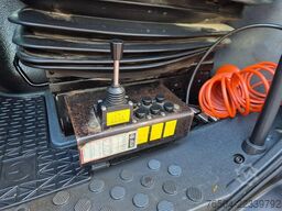 Mercedes-Benz Actros 3241 8X4 Containersysteem/ 20T HMF crane...