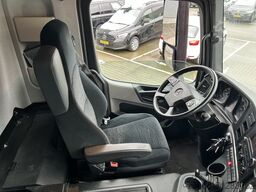 Mercedes-Benz Antos 2124 / 18 Ton / 150 dkm / Box / Loadlift ...