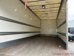 Mercedes-Benz Antos 2124 / 18 Ton / 150 dkm / Box / Loadlift ...