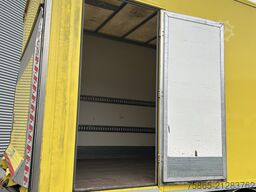 Mercedes-Benz Antos 2124 / 18 Ton / 150 dkm / Box / Loadlift ...