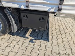 Fliegl 3-Achs Jumbo Gardinen Sattelauflieger
