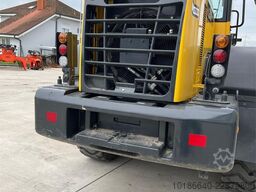 Komatsu WA200-8E0