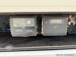 MERCEDES-BENZ 2540 LL 6x2/4 Kühlkoffer 8.2m LBW 2,5t  Carrier