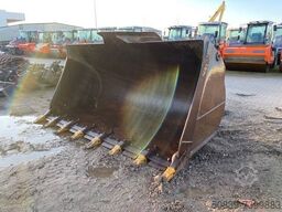 Liebherr (1884) L 586 Schaufel / bucket