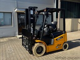UN Forklift V Serie 2.5T