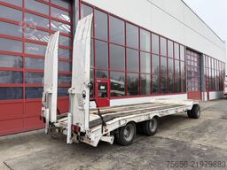 Müller Mitteltal T3  3 Achs Tiefladeranhänger