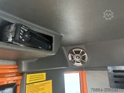 PLATEAU-WECHSELPRITSCHE MIT LOGLIFT 140S INKL. ROTATOR UND GREIFER