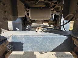 SCHMITZ CARGOBULL City Tiefkühler, 2. Achs drehbar, 3 to Ladebordw