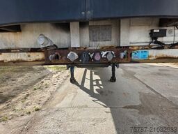 SCHMITZ CARGOBULL City Tiefkühler, 2. Achs drehbar, 3 to Ladebordw