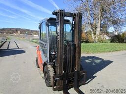 Toyota 8FDF20 - Triplex-Freihub 4,70m + Seitenschieber